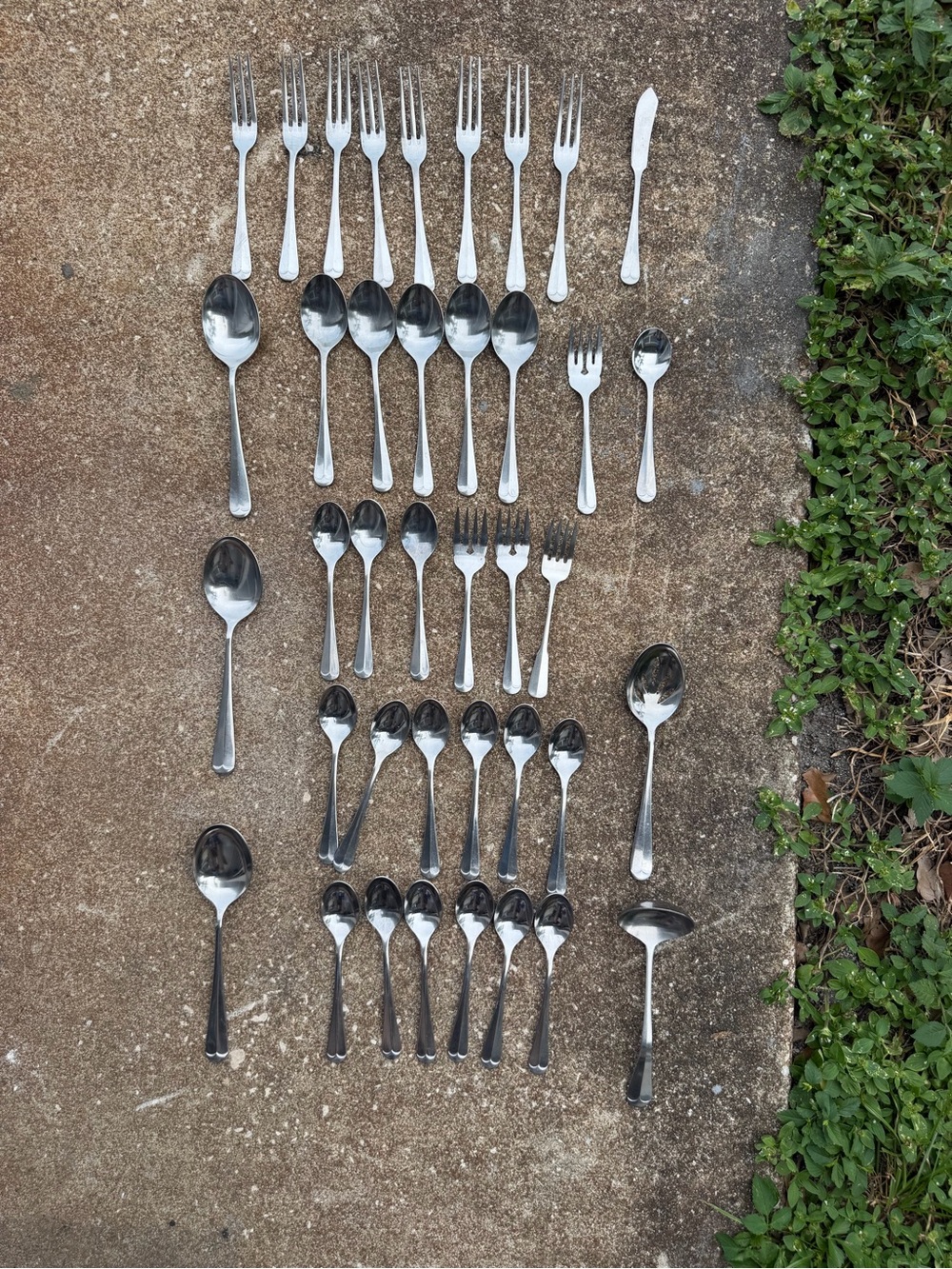 Oxford Hall Stainless Steel Flatware Set 39 piece Silver Service for 8. EUC